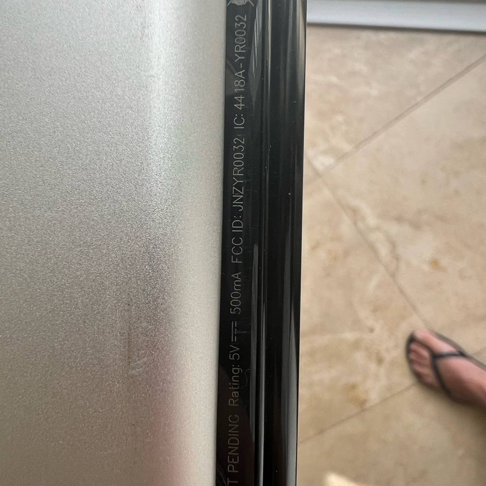 Logitech Ultrathin Keyboard Cover - Picture 8 of 10